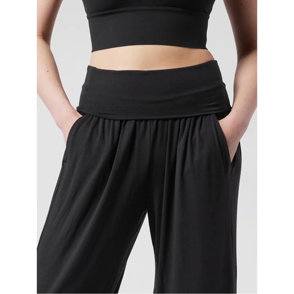 Athleta Wide Leg Studio Pant Black Lounge Size M - Picture 4 of 10